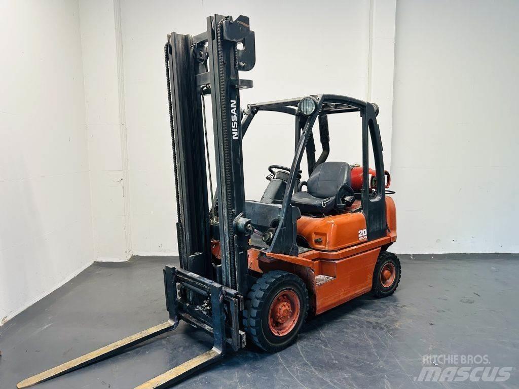 Nissan UD02A20PQ 液化石油氣LPG卡車