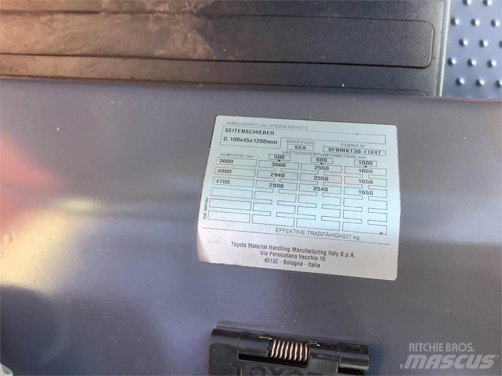 Toyota 8FBMKT30 電動堆高機