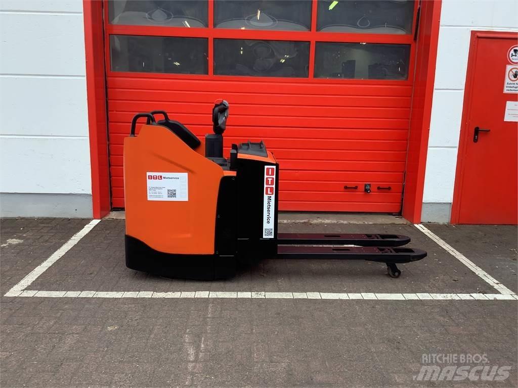 Toyota LPE200 低架升降機