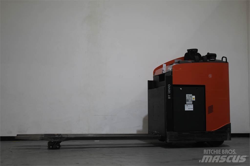 Toyota LRE300 自走式堆積機