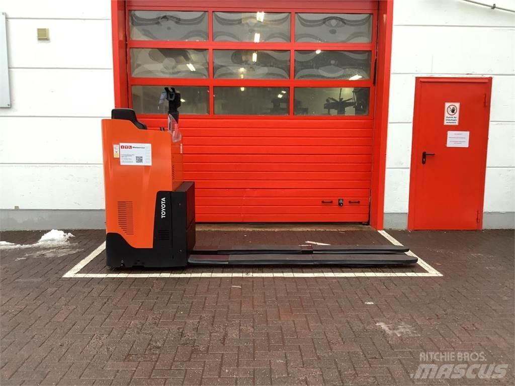 Toyota LSI200 低架升降機