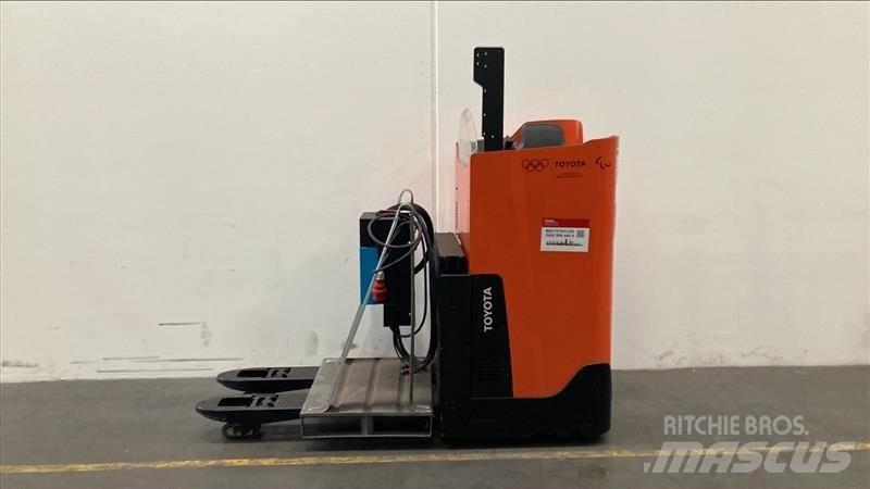 Toyota LSI200 自走式堆積機