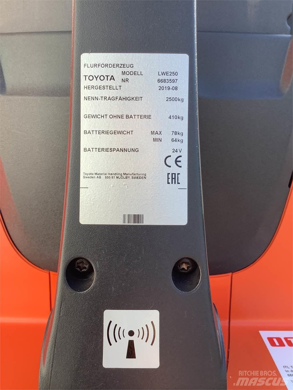 Toyota LWE250 低架升降機