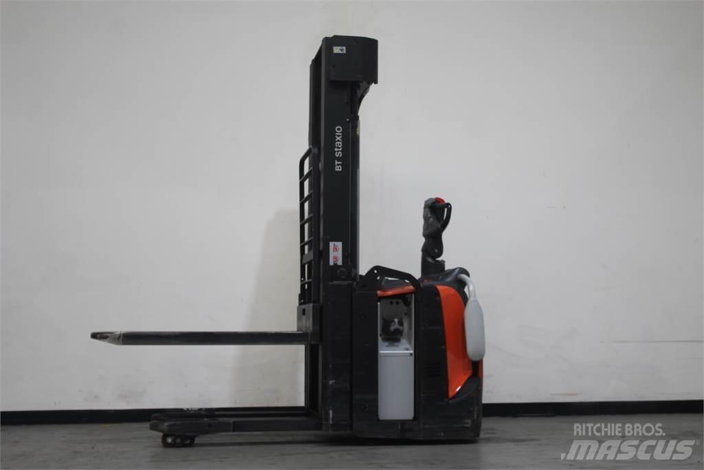 Toyota SPE160L 行走控制式堆積機