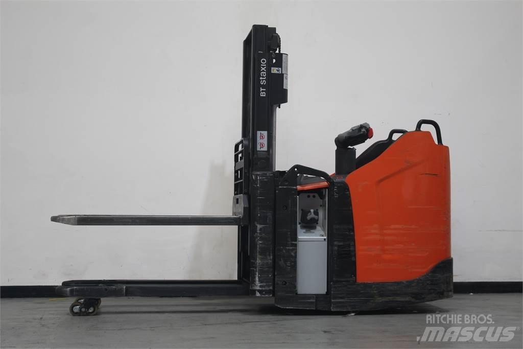 Toyota SPE200D 行走控制式堆積機