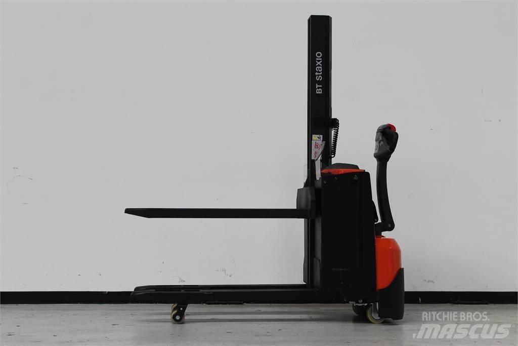 Toyota SWE080L 行走控制式堆積機