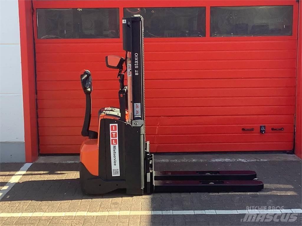 Toyota SWE100 行走控制式堆積機