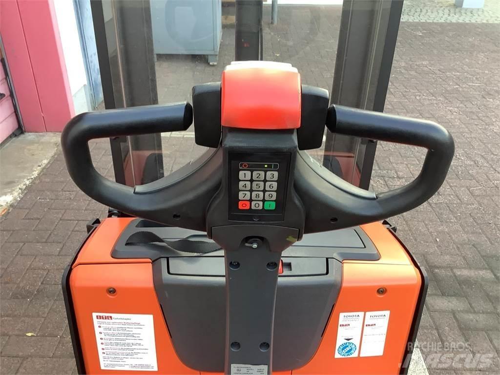 Toyota SWE120 行走控制式堆積機