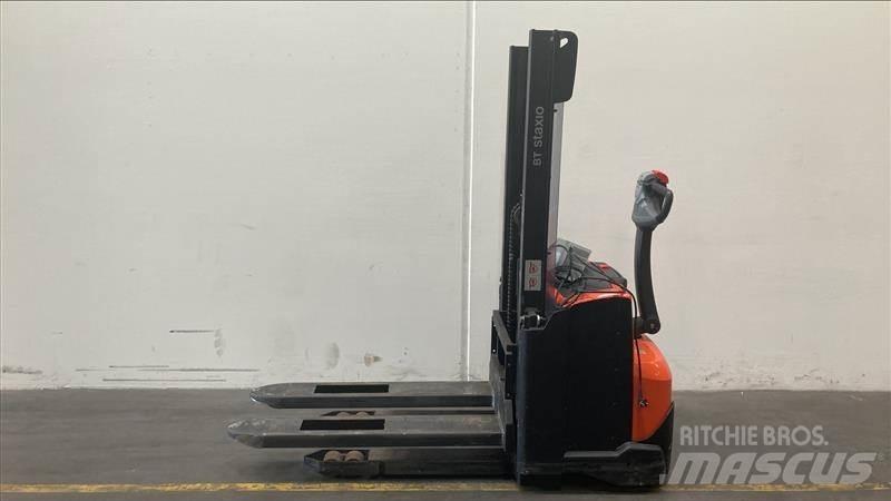 Toyota SWE120 行走控制式堆積機