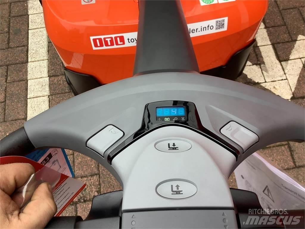 Toyota SWE120L 行走控制式堆積機