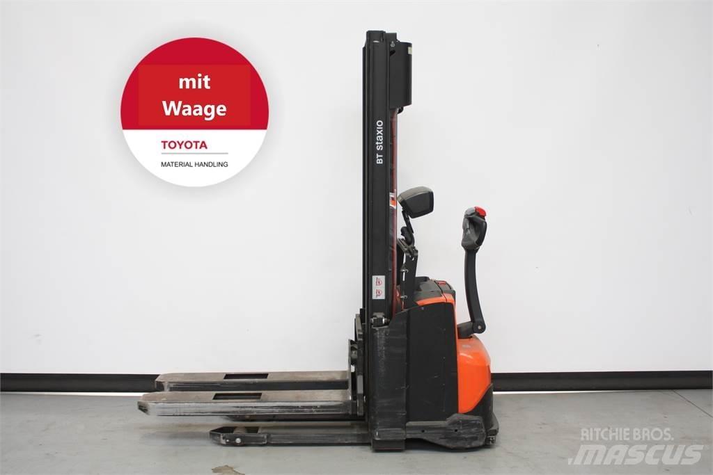 Toyota SWE140 行走控制式堆積機