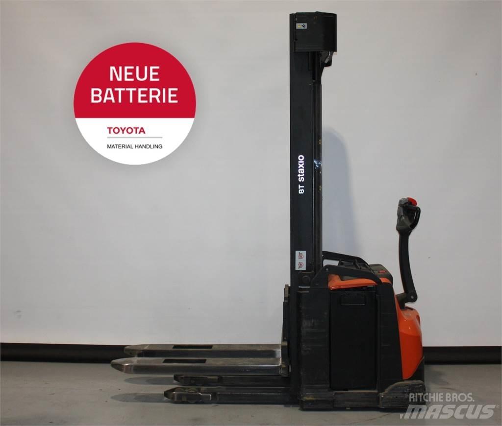 Toyota SWE160 行走控制式堆積機