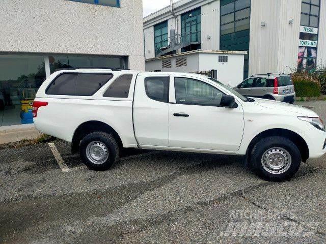 Fiat FULLBACK 平板式/側卸式卡車