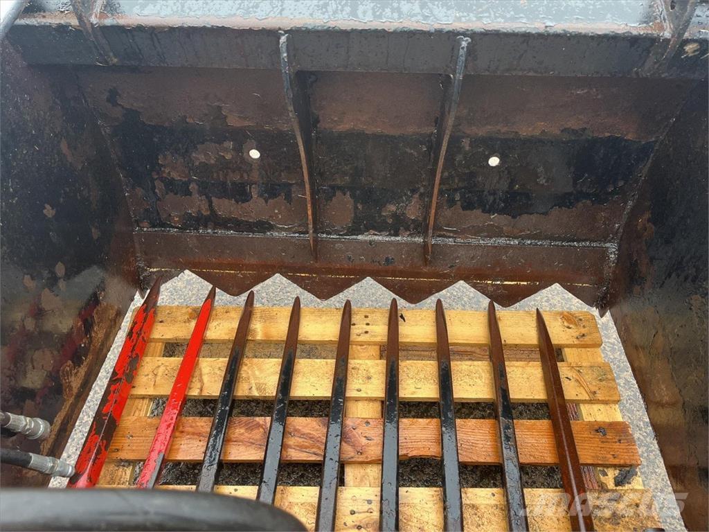 Ålö 125SG 混合餵料機