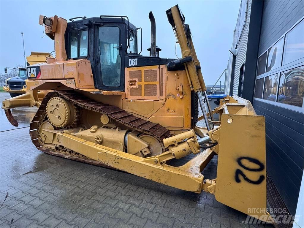 CAT D6T 履帶推土機
