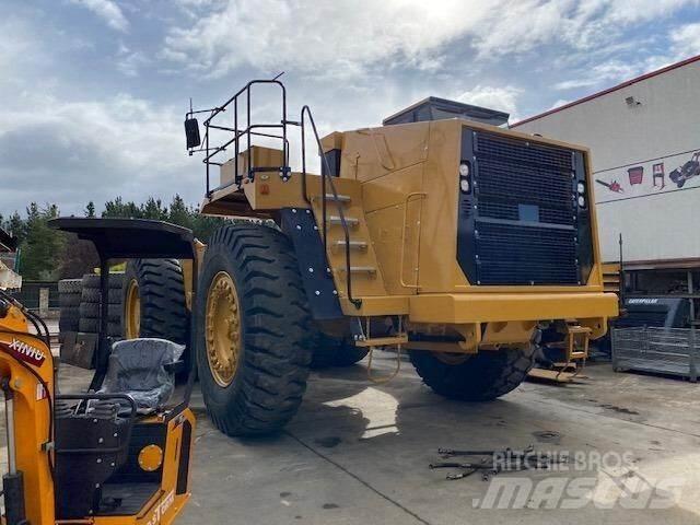 Terex TR100 地下礦用卡車和吊車