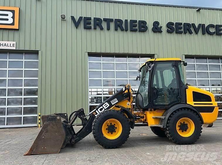 JCB 409 輪胎式裝載機