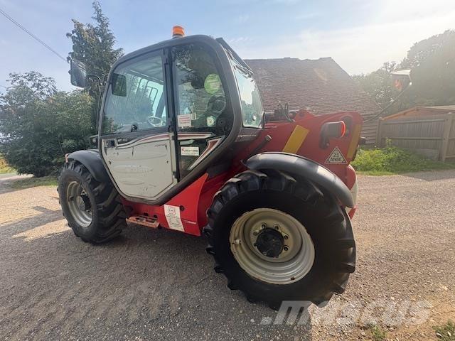 Manitou MT932 伸縮臂操作車