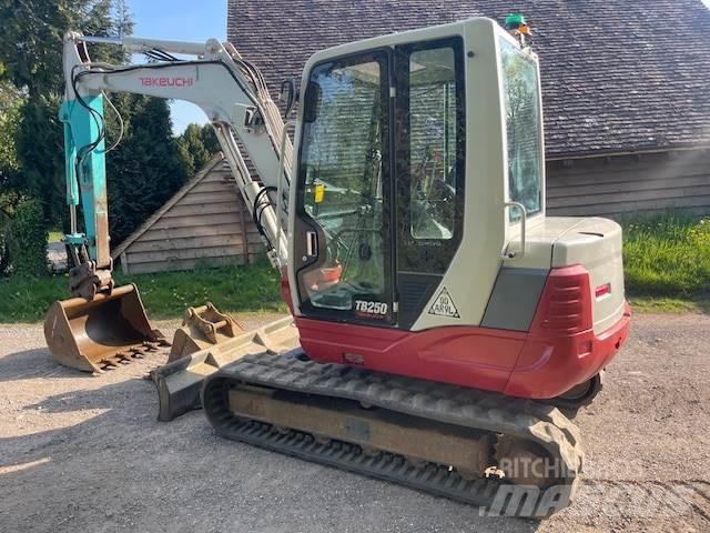 Takeuchi TB250 中型挖土機/掘鑿機/挖掘機 7t-12t