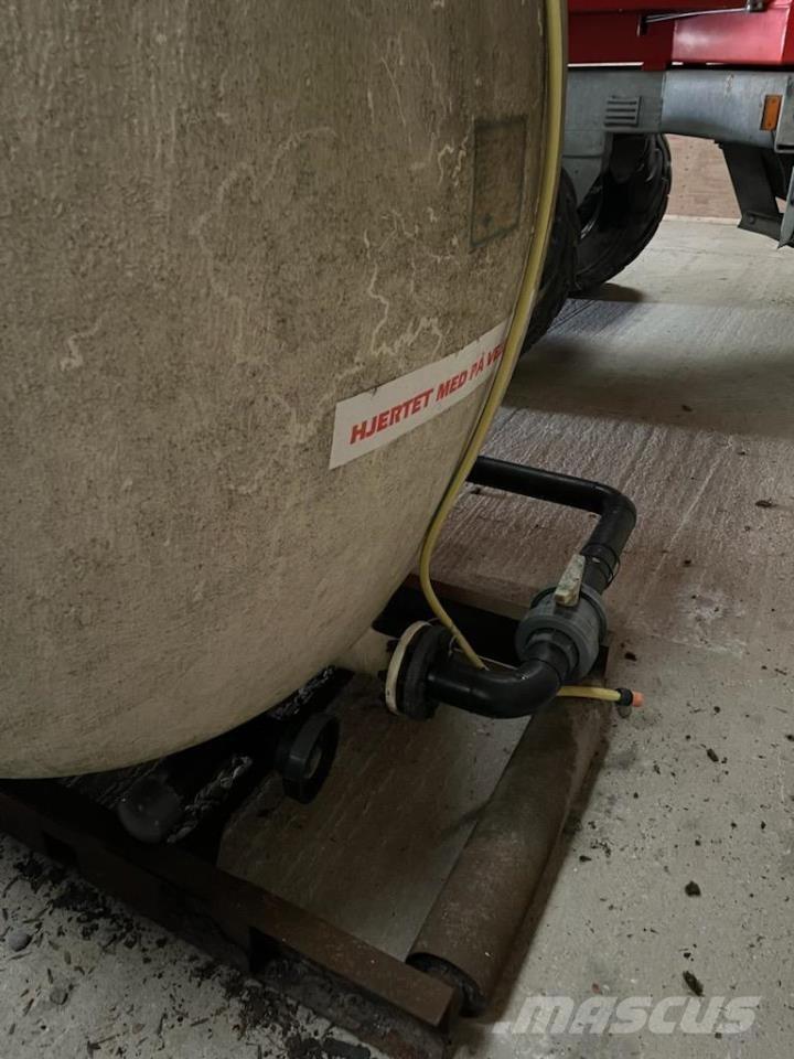  15.000 L vandtank 裝料斗、鼓風機和升降機