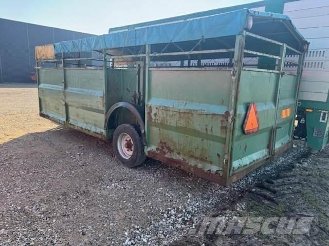  6M. MED HÆVE/SÆNK 動物運輸拖車