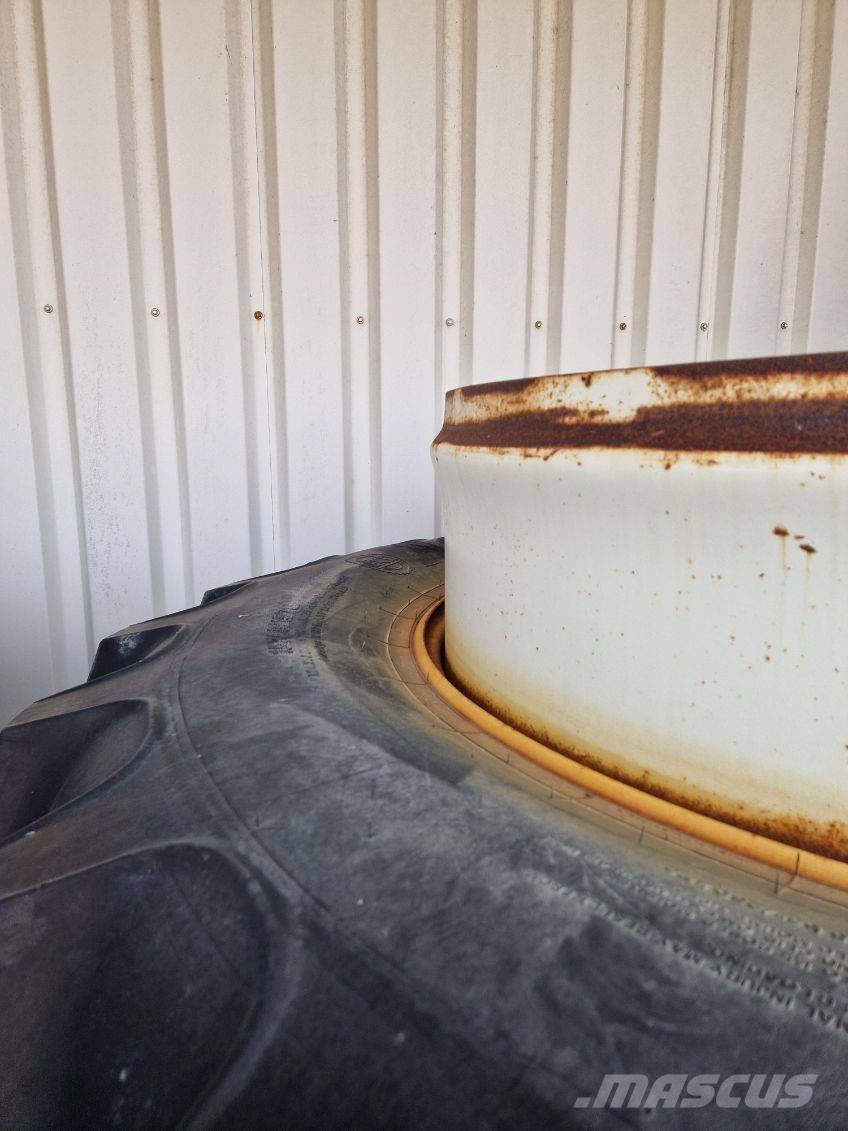 BKT 520/85R42 輪胎、車輪和輪圈