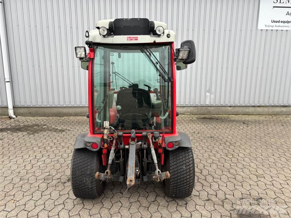 Carraro TTR 4400 小型曳引機