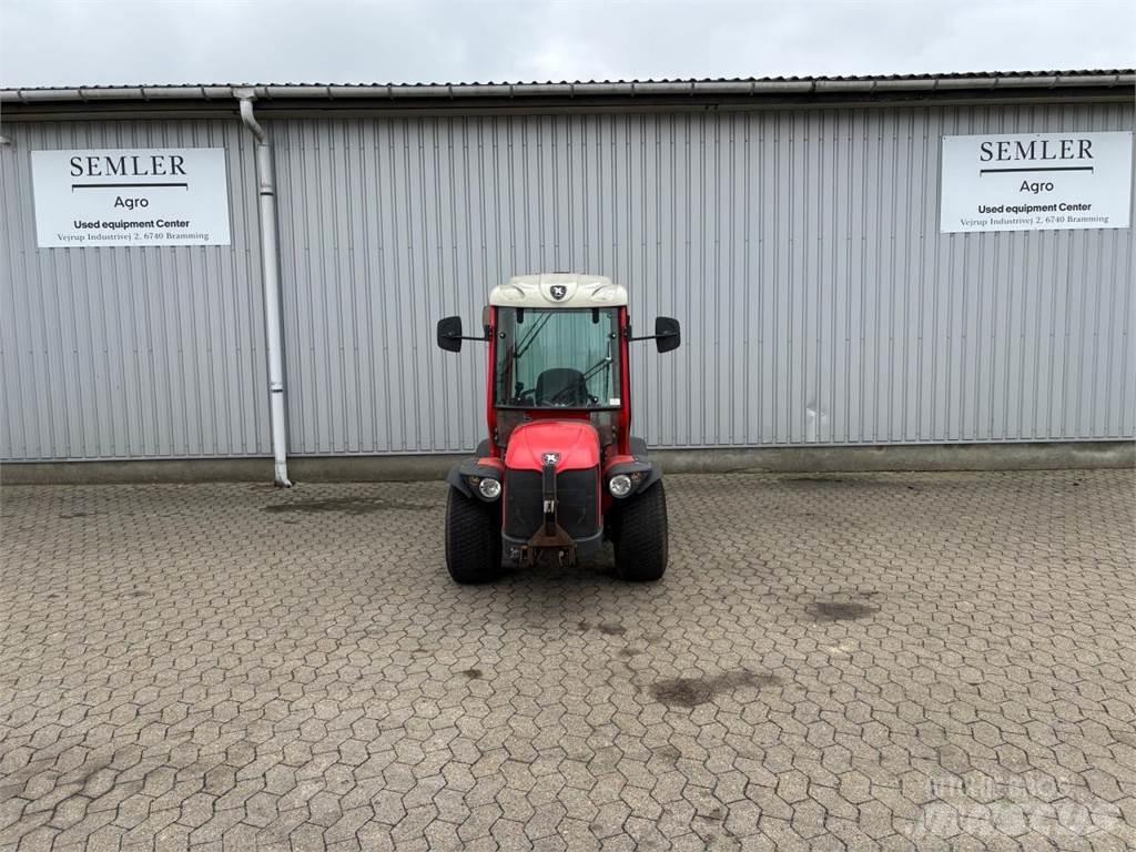 Carraro TTR 4400 小型曳引機