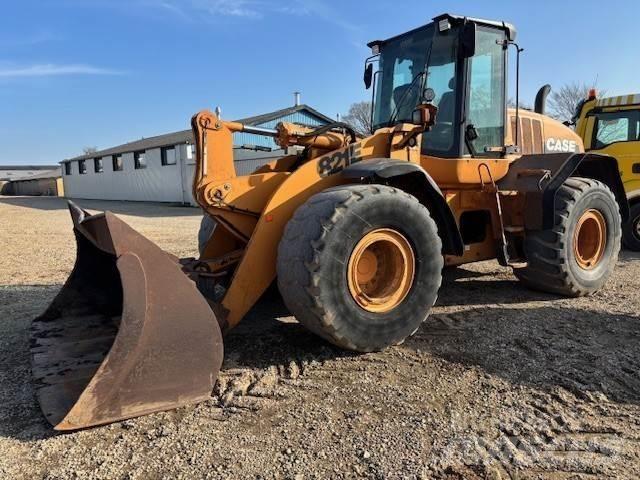 CASE 821E 輪胎式裝載機