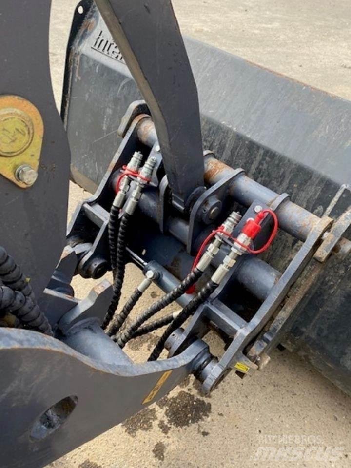 Eurotrac W12 小型裝載機