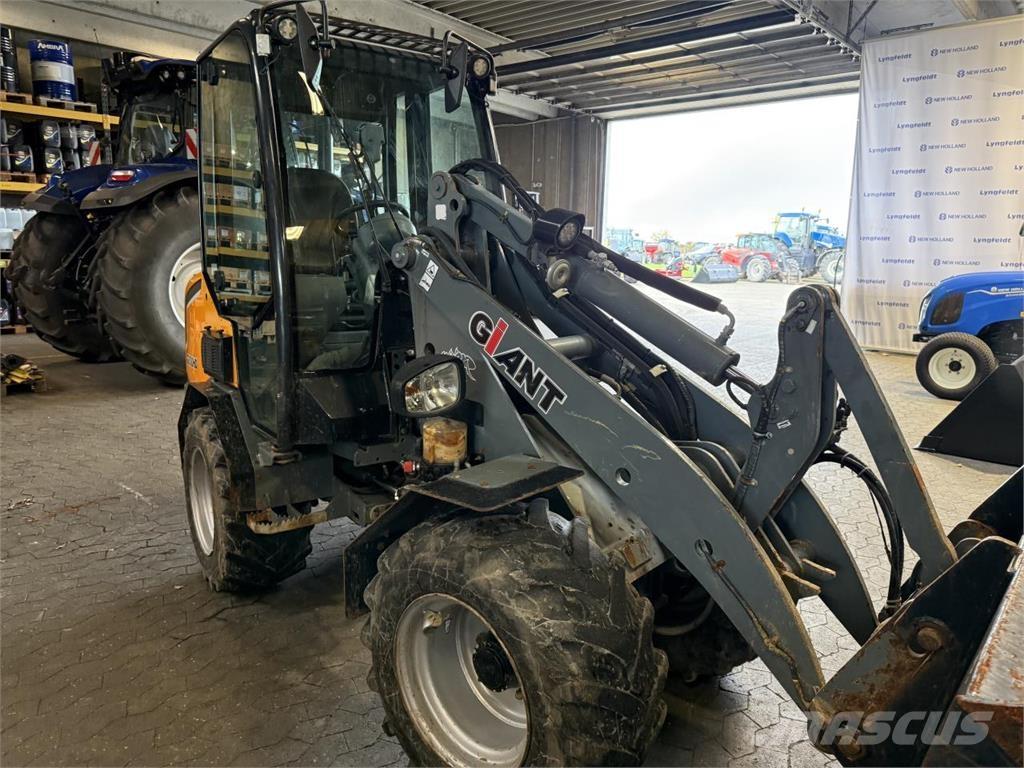 GiANT 2700HD 小型裝載機