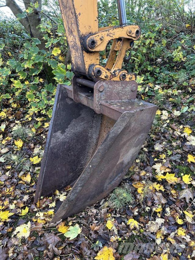 Hydrema 806 反鏟裝載機