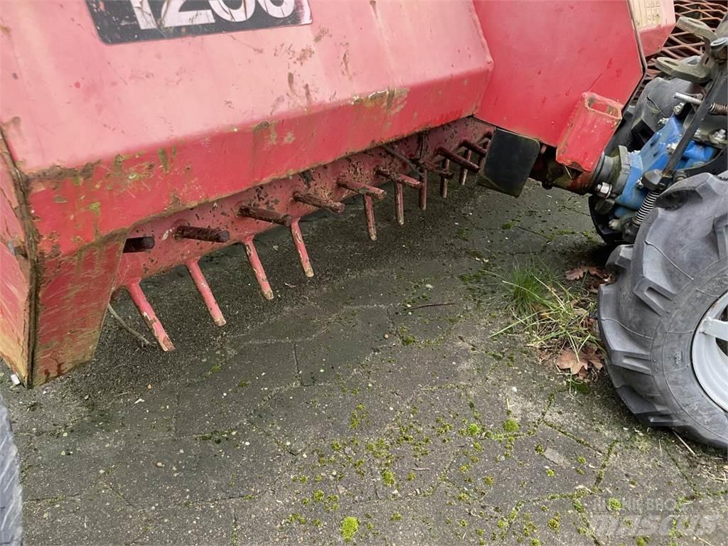Hydromann 1250 耙與翻草機