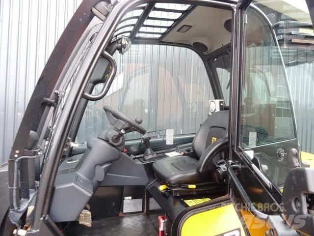 JCB 30D 伸縮臂操作車