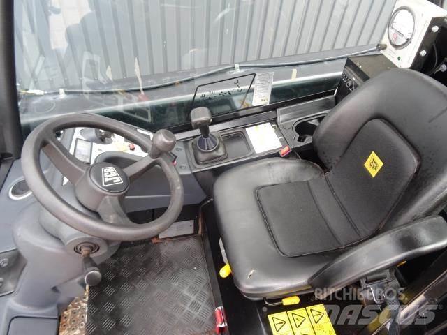 JCB 30D 伸縮臂操作車