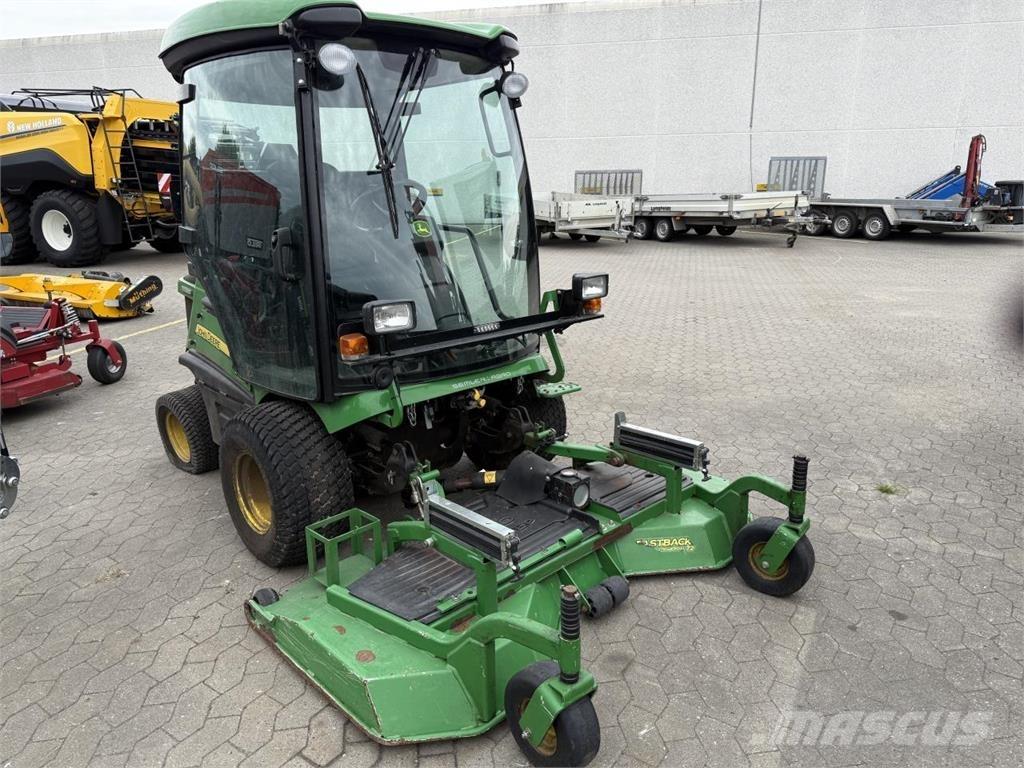 John Deere 1585 工具車