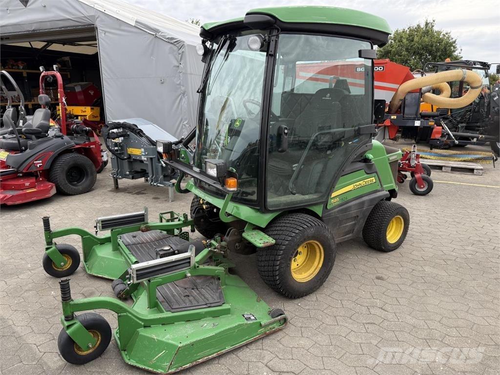 John Deere 1585 工具車