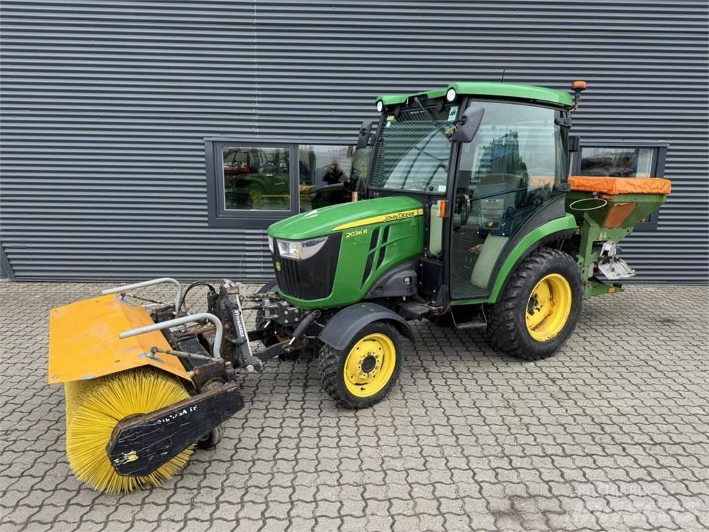John Deere 2036R 小型曳引機