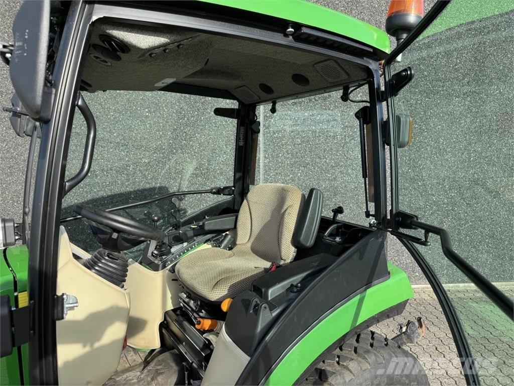 John Deere 2038R 小型曳引機