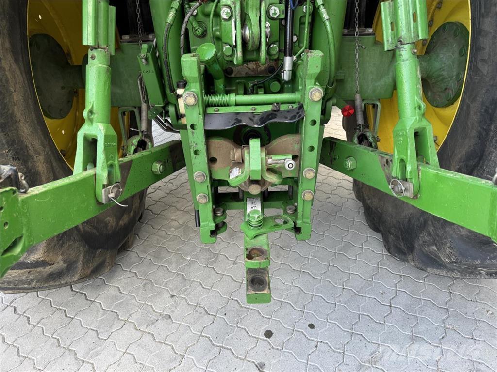 John Deere 6210R 曳引機