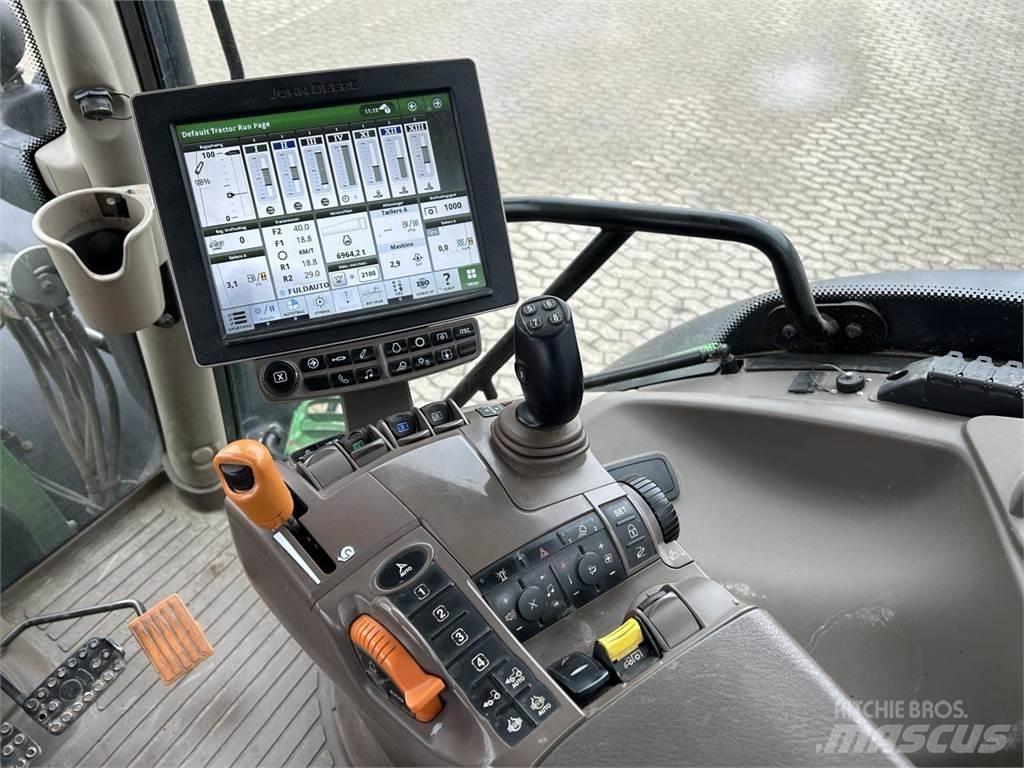 John Deere 6215R 曳引機