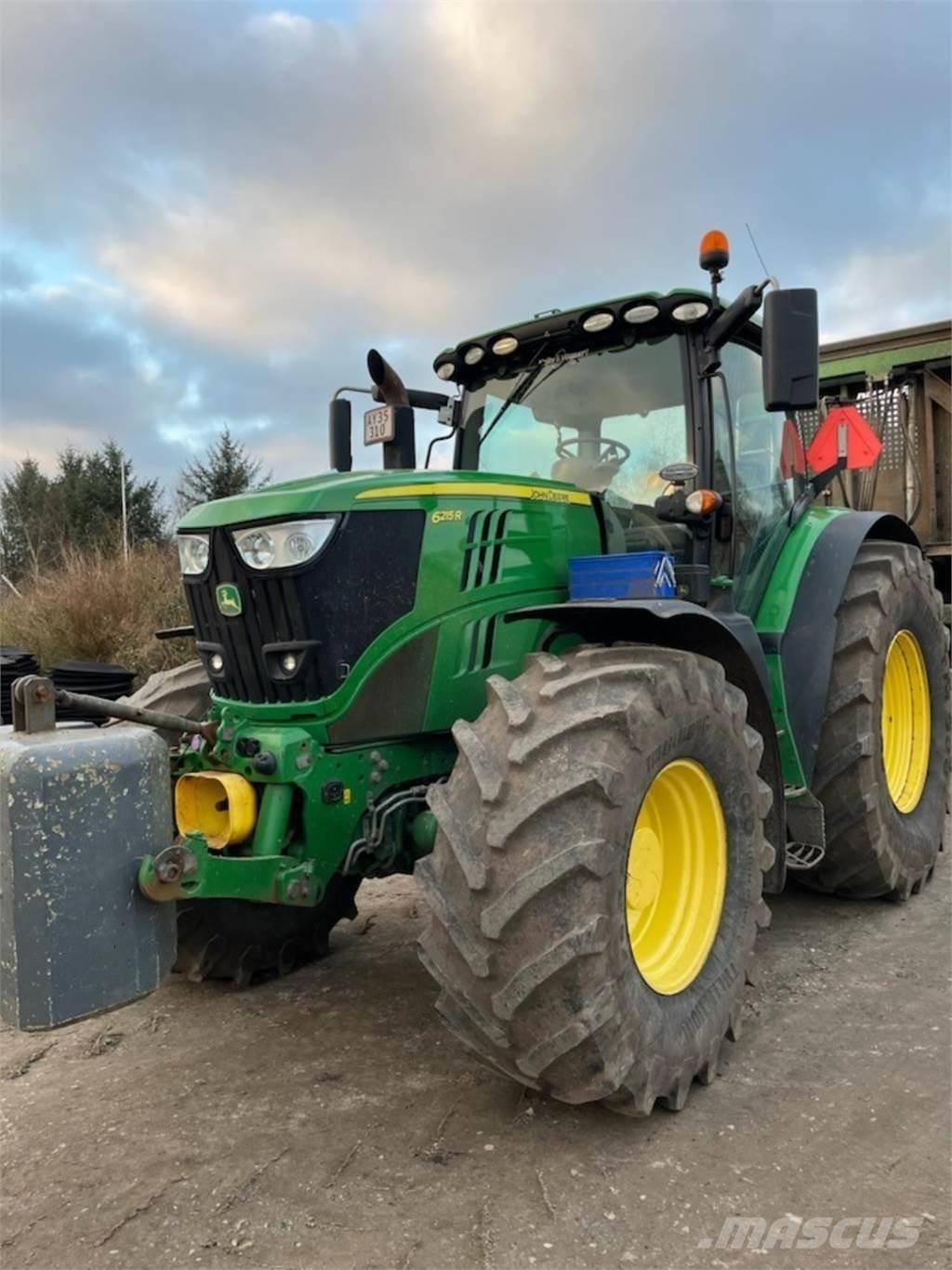 John Deere 6215R 曳引機