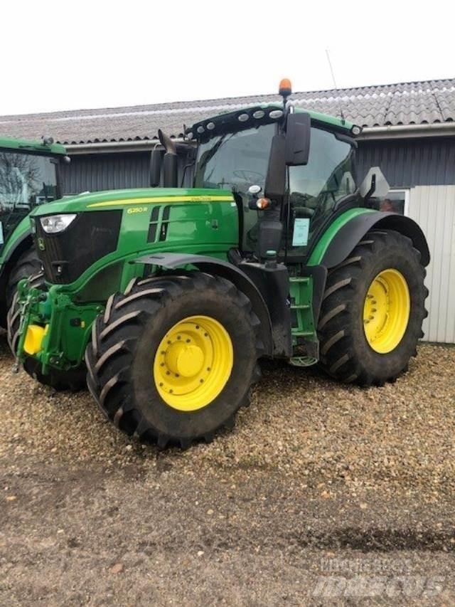 John Deere 6250R 曳引機
