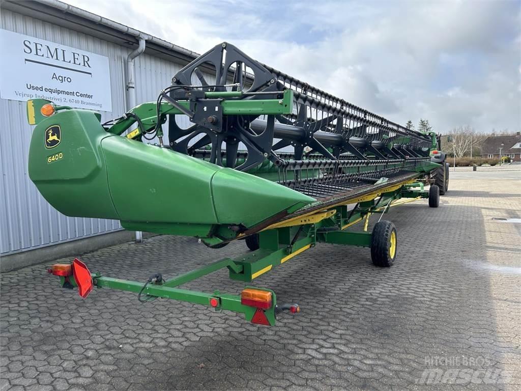 John Deere 640D 聯合收割機頭