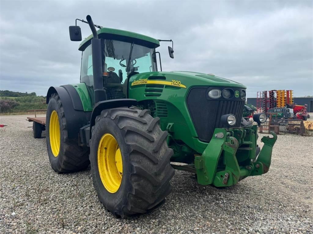 John Deere 7920 曳引機