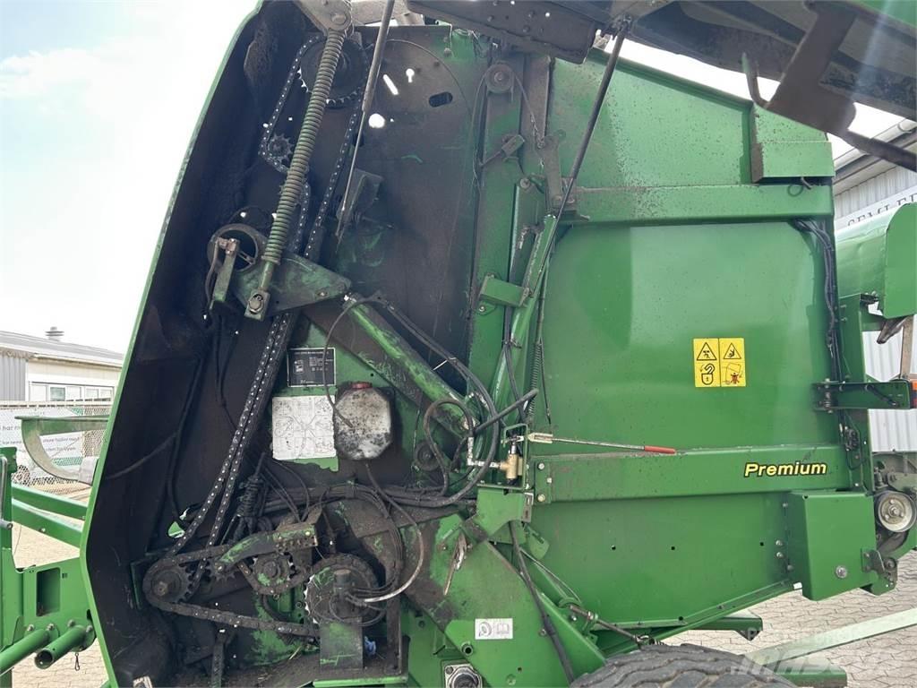 John Deere 864 圓型牧草打包機