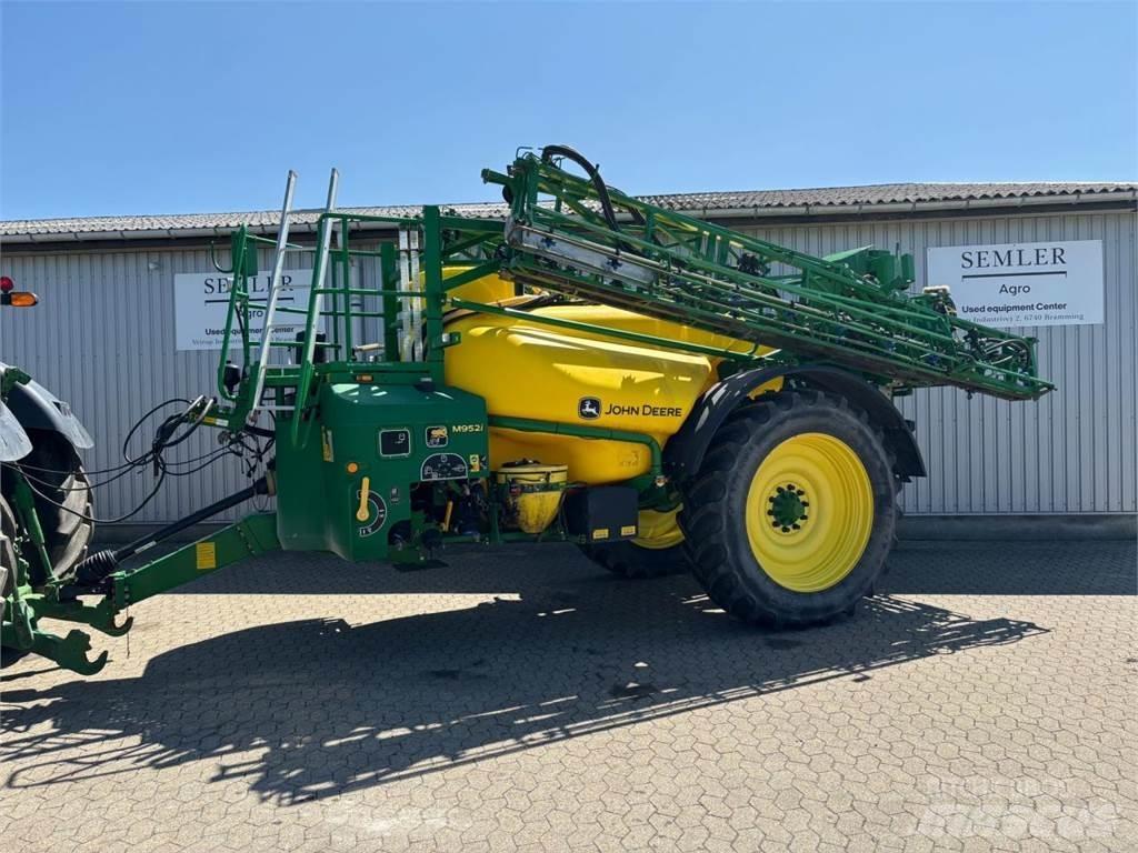 John Deere M952I 牽引式噴霧機