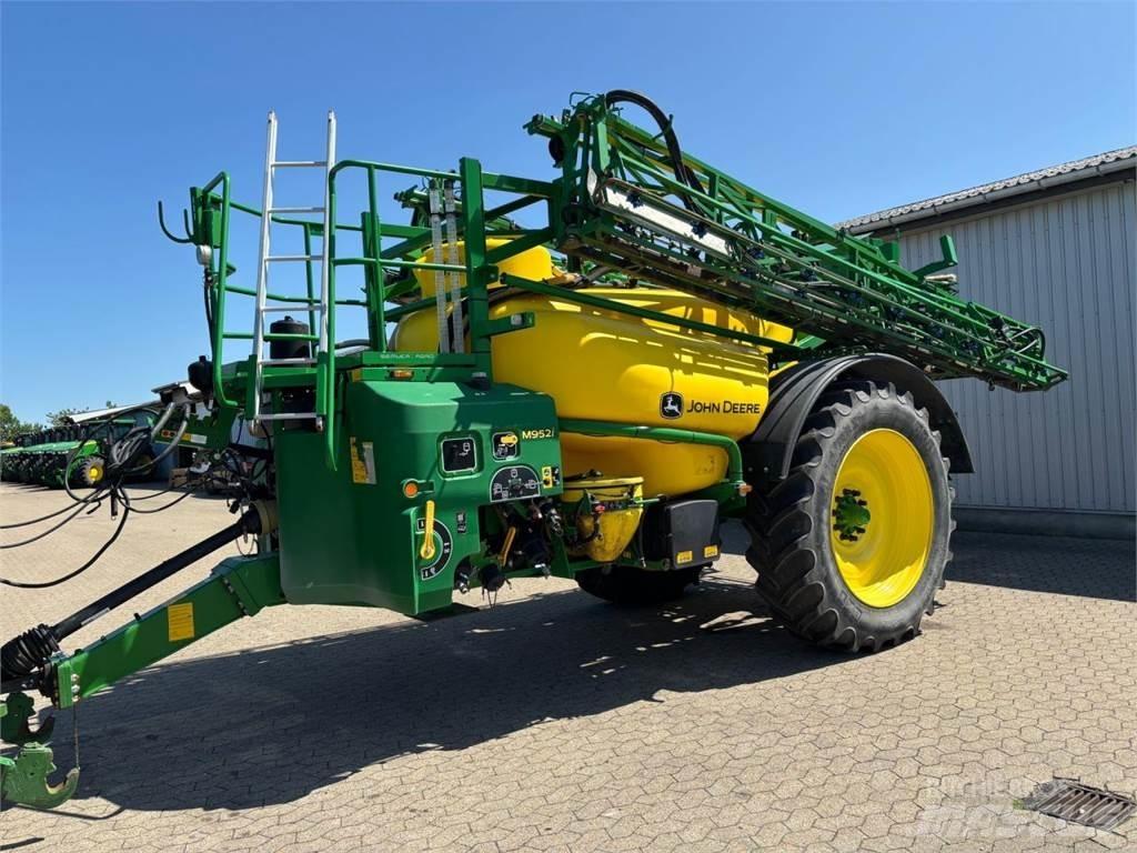 John Deere M952I 牽引式噴霧機