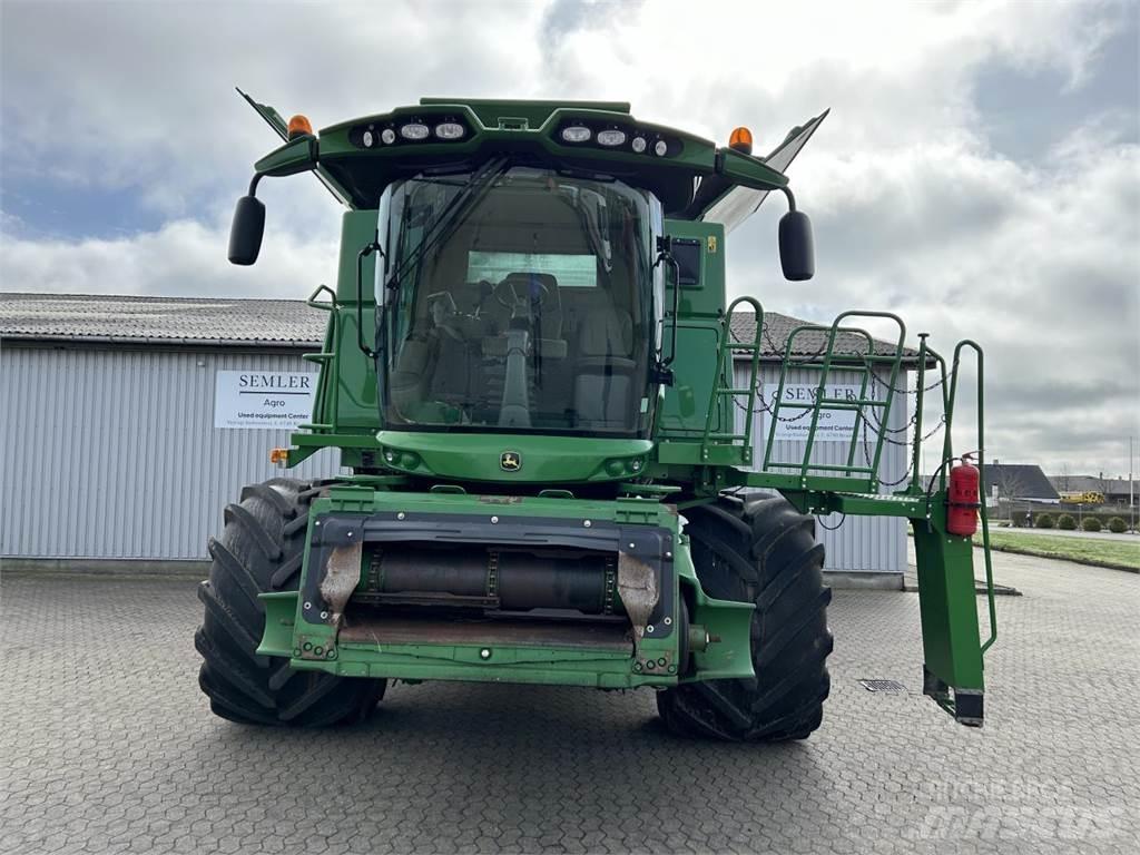 John Deere S690 聯合收穫機