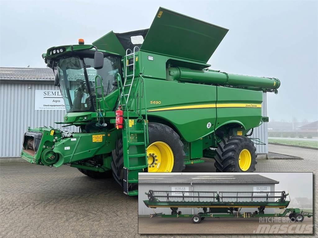 John Deere S690 聯合收穫機